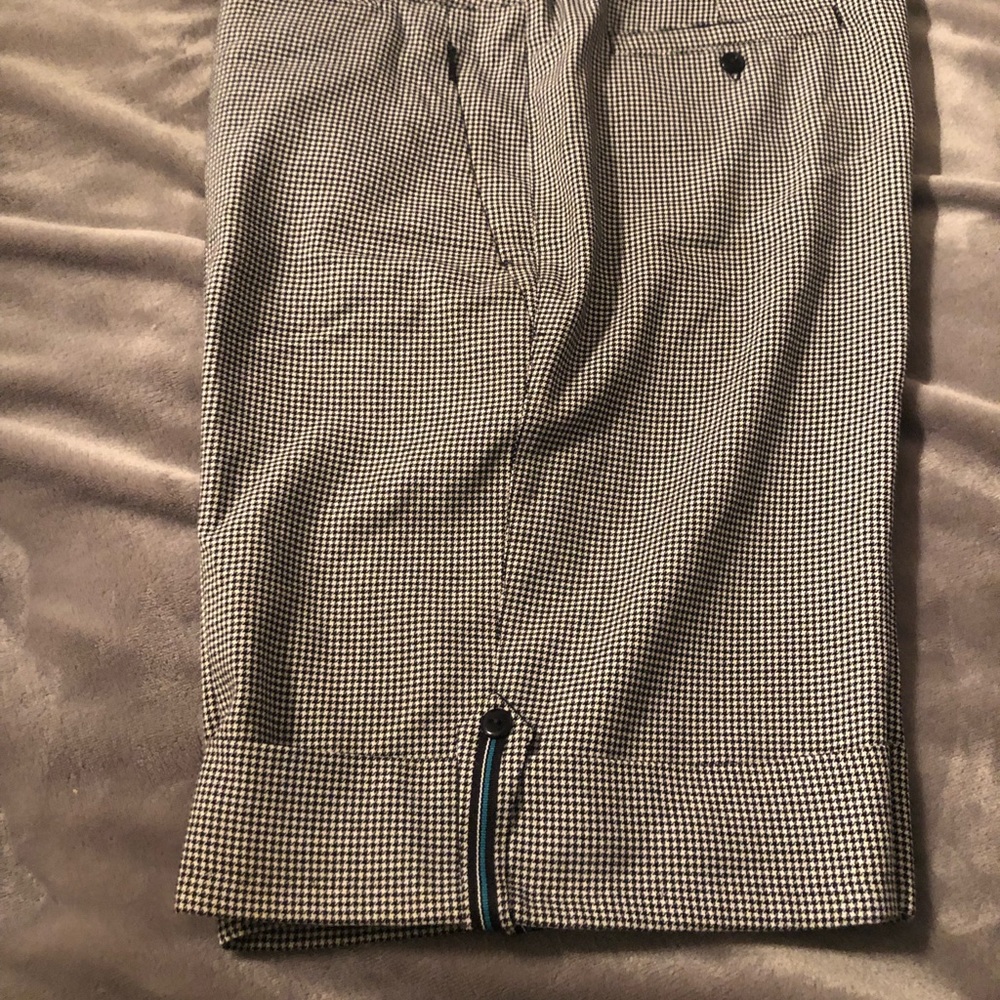 Tail golf shorts